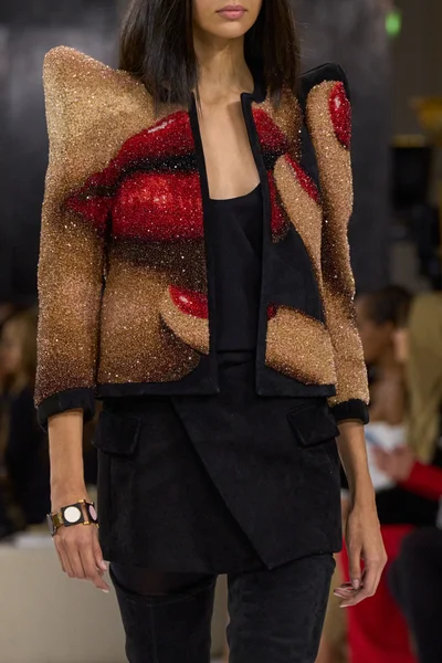 Look 14